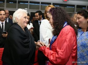 Daniel y Rosario presiden Acto de Ascenso en Grados y Entrega de Memoria Anual del Ejército