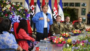 Daniel y Rosario presiden Acto de Ascenso en Grados y Entrega de Memoria Anual del Ejército