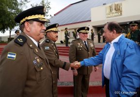 Daniel y Rosario presiden Acto de Ascenso en Grados y Entrega de Memoria Anual del Ejército