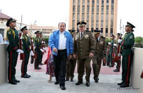Daniel y Rosario presiden Acto de Ascenso en Grados y Entrega de Memoria Anual del Ejército
