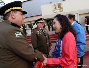 Daniel y Rosario presiden Acto de Ascenso en Grados y Entrega de Memoria Anual del Ejército