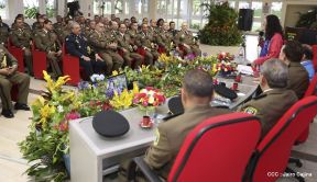 Daniel y Rosario presiden Acto de Ascenso en Grados y Entrega de Memoria Anual del Ejército