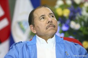 Daniel y Rosario presiden Acto de Ascenso en Grados y Entrega de Memoria Anual del Ejército