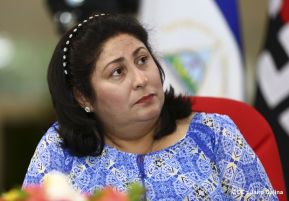 Daniel y Rosario presiden Acto de Ascenso en Grados y Entrega de Memoria Anual del Ejército