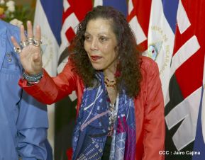 Daniel y Rosario presiden Acto de Ascenso en Grados y Entrega de Memoria Anual del Ejército