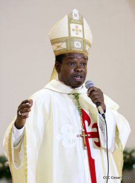 Catedral de Managua se ilumina para conmemorar centenario de la aparición de Virgen de Fátima