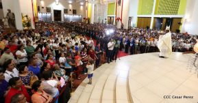 Catedral de Managua se ilumina para conmemorar centenario de la aparición de Virgen de Fátima