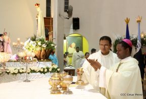 Catedral de Managua se ilumina para conmemorar centenario de la aparición de Virgen de Fátima