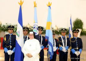 Catedral de Managua se ilumina para conmemorar centenario de la aparición de Virgen de Fátima
