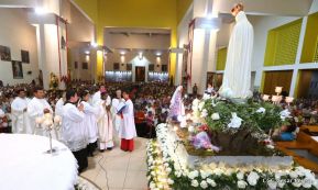 Catedral de Managua se ilumina para conmemorar centenario de la aparición de Virgen de Fátima