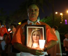 Catedral de Managua se ilumina para conmemorar centenario de la aparición de Virgen de Fátima