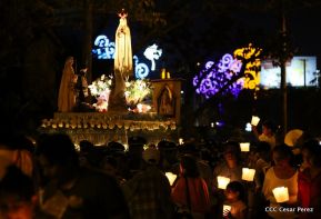 Catedral de Managua se ilumina para conmemorar centenario de la aparición de Virgen de Fátima