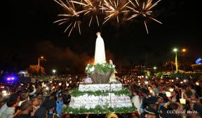 Catedral de Managua se ilumina para conmemorar centenario de la aparición de Virgen de Fátima