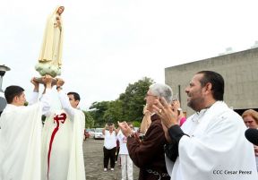 Catedral de Managua se ilumina para conmemorar centenario de la aparición de Virgen de Fátima
