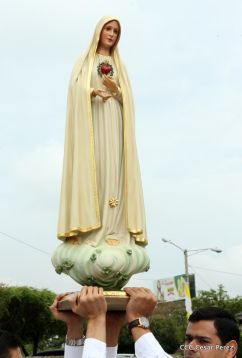 Catedral de Managua se ilumina para conmemorar centenario de la aparición de Virgen de Fátima