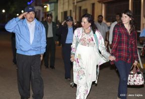 Daniel y Rosario presiden acto del 122 Aniversario del Natalicio del General Sandino