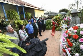 Daniel y Rosario presiden acto del 122 Aniversario del Natalicio del General Sandino