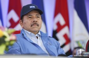 Daniel y Rosario presiden acto del 122 Aniversario del Natalicio del General Sandino