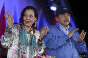 Daniel y Rosario presiden acto del 122 Aniversario del Natalicio del General Sandino