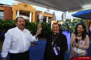 Presidente Daniel recibe Antorcha Centroamericana