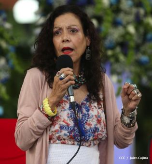 Presidente Daniel recibe Antorcha Centroamericana