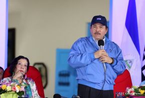 Daniel y Rosario presiden acto del 122 Aniversario del Natalicio del General Sandino