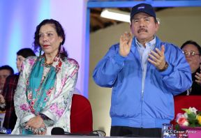 Daniel y Rosario presiden acto del 122 Aniversario del Natalicio del General Sandino