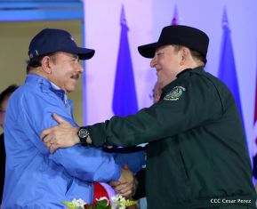 Daniel y Rosario presiden acto del 122 Aniversario del Natalicio del General Sandino