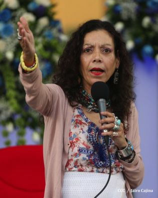 Presidente Daniel recibe Antorcha Centroamericana