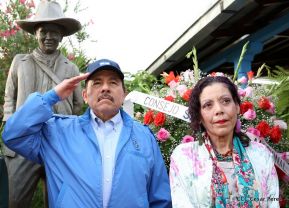 Daniel y Rosario presiden acto del 122 Aniversario del Natalicio del General Sandino