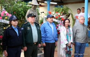 Daniel y Rosario presiden acto del 122 Aniversario del Natalicio del General Sandino