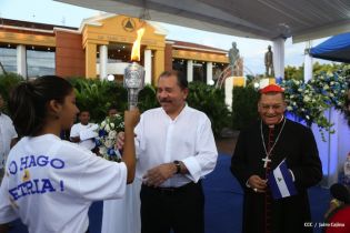 Presidente Daniel recibe Antorcha Centroamericana