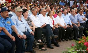 Daniel y Rosario presiden acto del 122 Aniversario del Natalicio del General Sandino