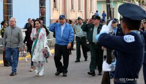 Daniel y Rosario presiden acto del 122 Aniversario del Natalicio del General Sandino