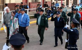 Daniel y Rosario presiden acto del 122 Aniversario del Natalicio del General Sandino