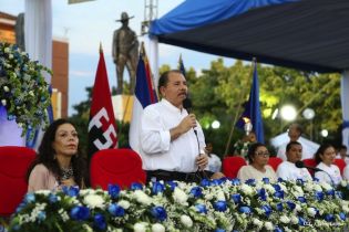 Presidente Daniel recibe Antorcha Centroamericana