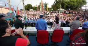 Daniel y Rosario presiden acto del 122 Aniversario del Natalicio del General Sandino