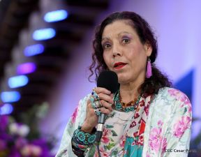 Daniel y Rosario presiden acto del 122 Aniversario del Natalicio del General Sandino