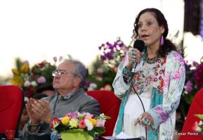 Daniel y Rosario presiden acto del 122 Aniversario del Natalicio del General Sandino