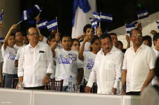 Presidente Daniel recibe Antorcha Centroamericana