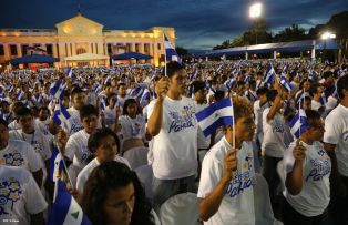 Presidente Daniel recibe Antorcha Centroamericana