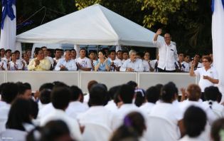 Presidente Daniel recibe Antorcha Centroamericana
