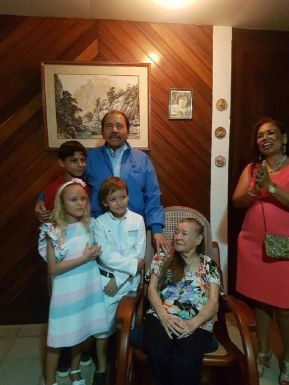 Presidente Daniel celebra el 84 aniversario natal de Blanca Segovia Sandino Aráuz