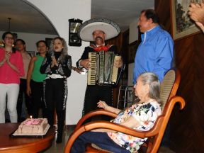 Presidente Daniel celebra el 84 aniversario natal de Blanca Segovia Sandino Aráuz
