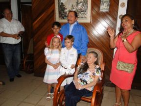 Presidente Daniel celebra el 84 aniversario natal de Blanca Segovia Sandino Aráuz