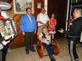 Presidente Daniel celebra el 84 aniversario natal de Blanca Segovia Sandino Aráuz