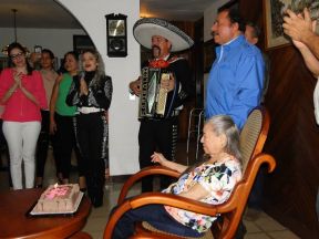 Presidente Daniel celebra el 84 aniversario natal de Blanca Segovia Sandino Aráuz