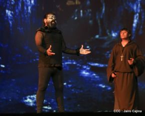 Presentación de la ópera "El Lobo y el Santo" en el Teatro Rubén Darío
