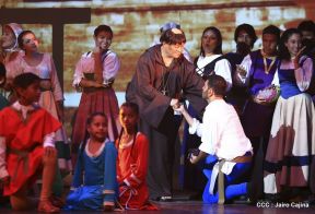 Presentación de la ópera "El Lobo y el Santo" en el Teatro Rubén Darío