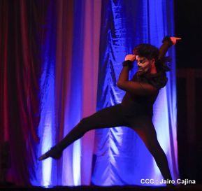 Presentación de la ópera "El Lobo y el Santo" en el Teatro Rubén Darío